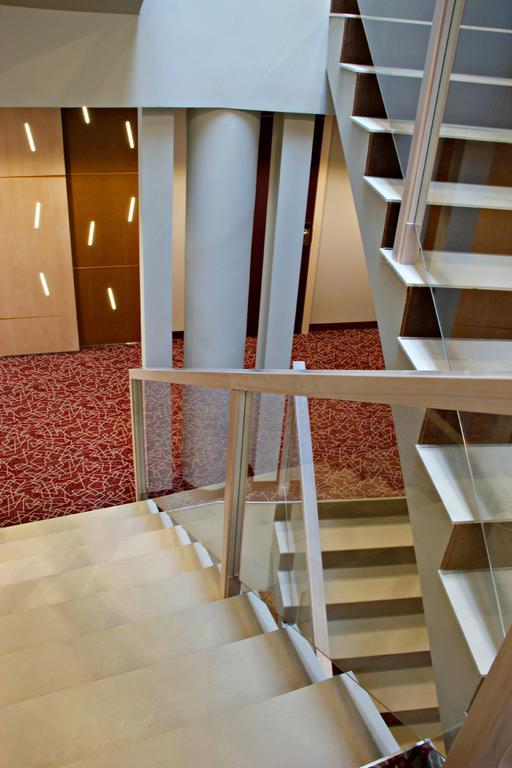 Szent Gellert Hostel Секешфехервар Экстерьер фото