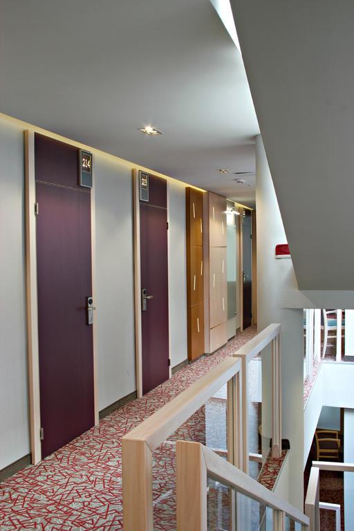 Szent Gellert Hostel Секешфехервар Экстерьер фото