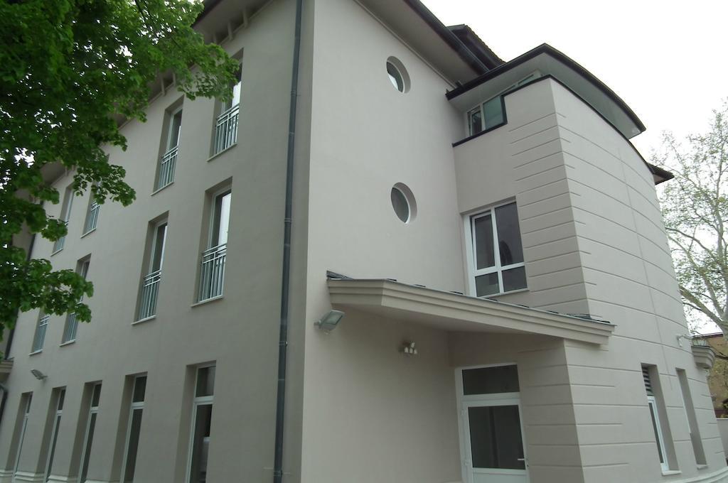 Szent Gellert Hostel Секешфехервар Экстерьер фото