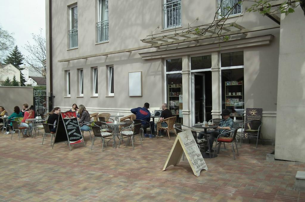 Szent Gellert Hostel Секешфехервар Экстерьер фото