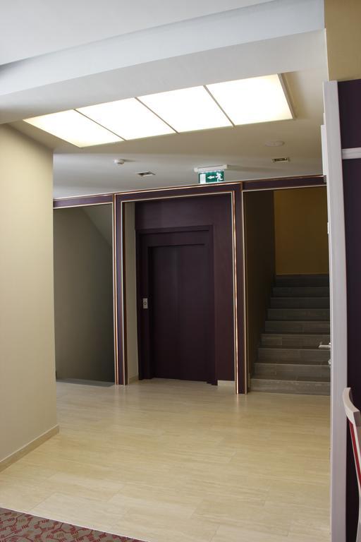 Szent Gellert Hostel Секешфехервар Экстерьер фото